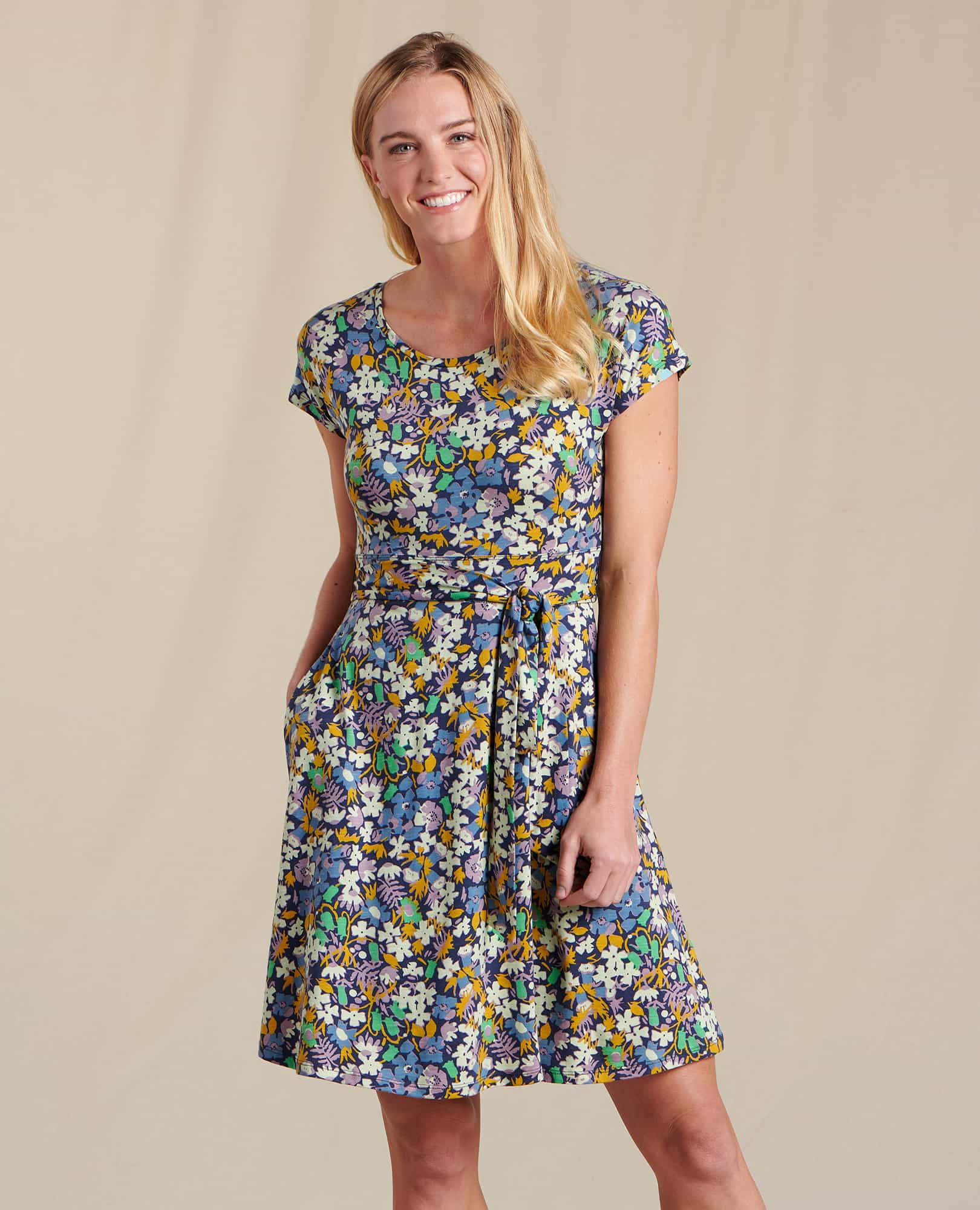 Women's Cue Wrap Short Sleeve Dress ...